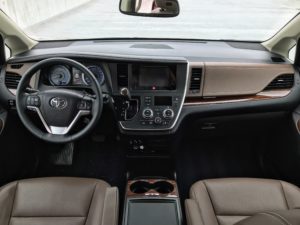 2017 Toyota Sienna Dashboard