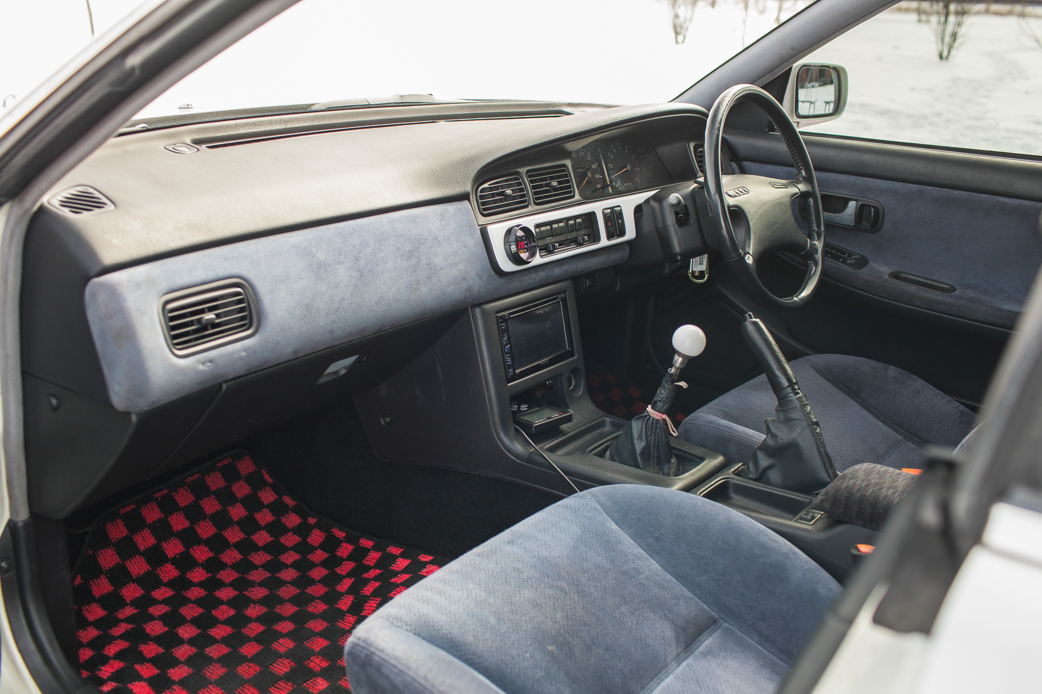 Nissan Laurel interior