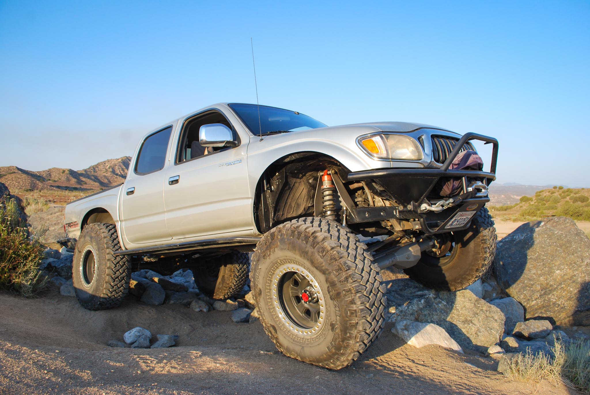 lifted double can tacoma