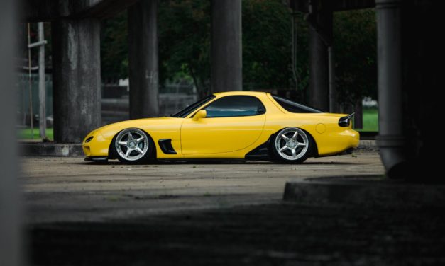 LS-swapped FD Mazda RX7 – try not to stare