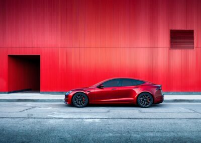 Lawsuit: Tesla updates can harm batteries