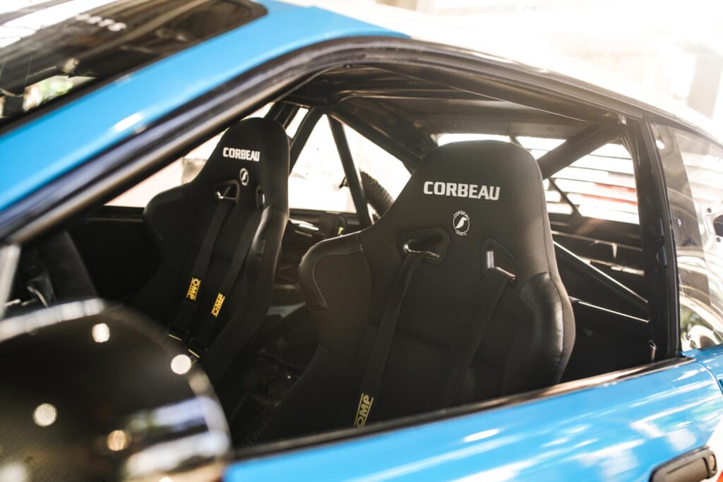 Corbeau seats E36