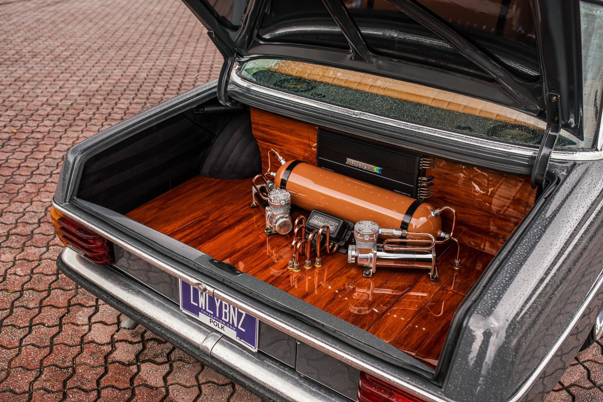 Benz bagged trunk setup