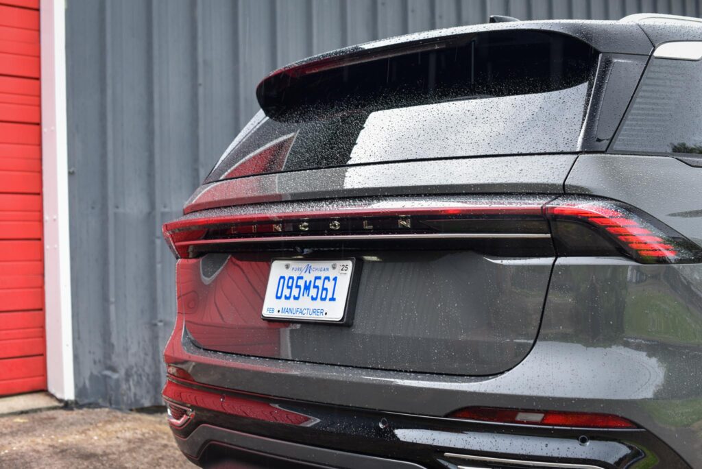 Lincoln Nautilus taillights