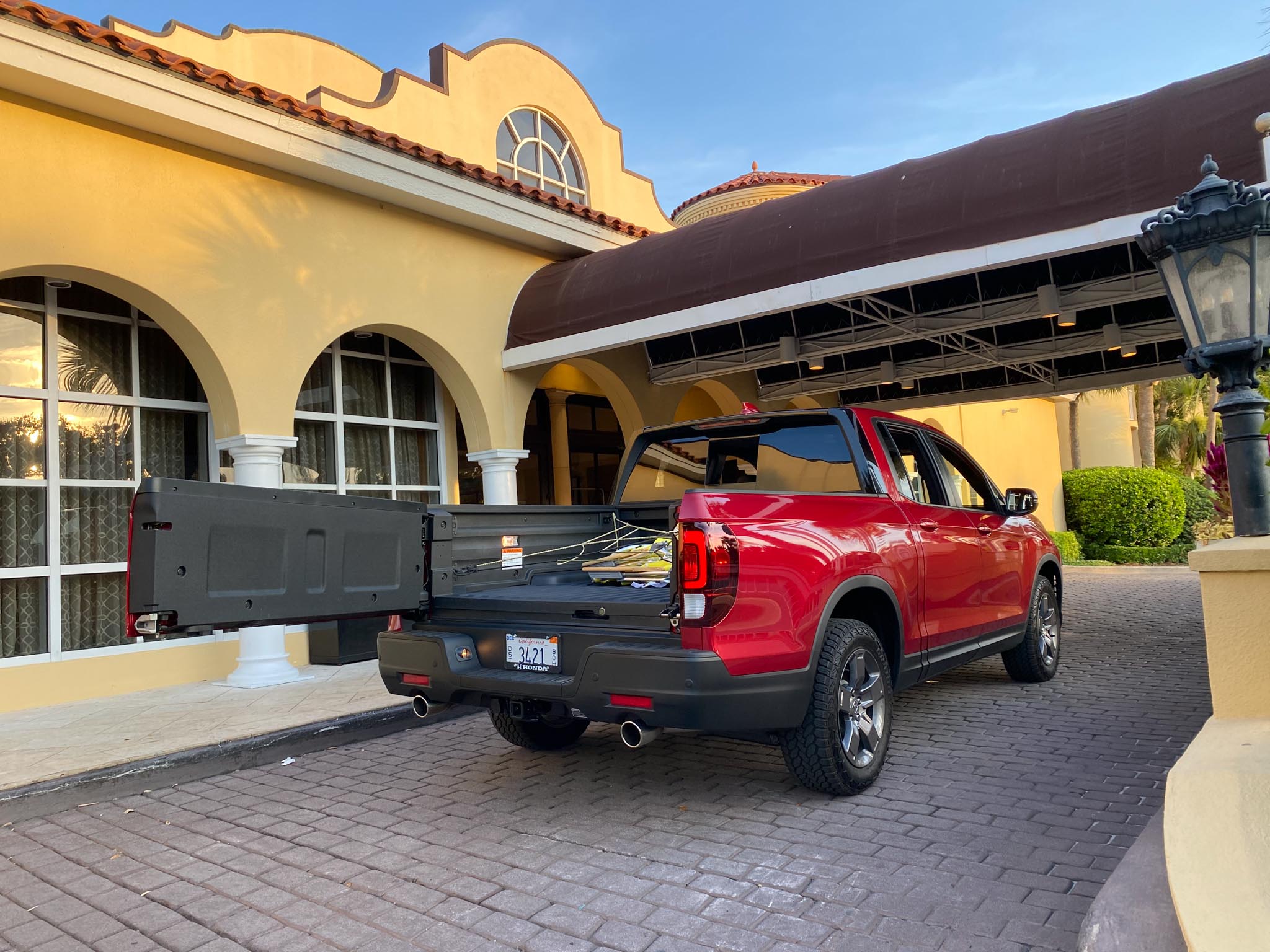 Honda Ridgeline tailgate