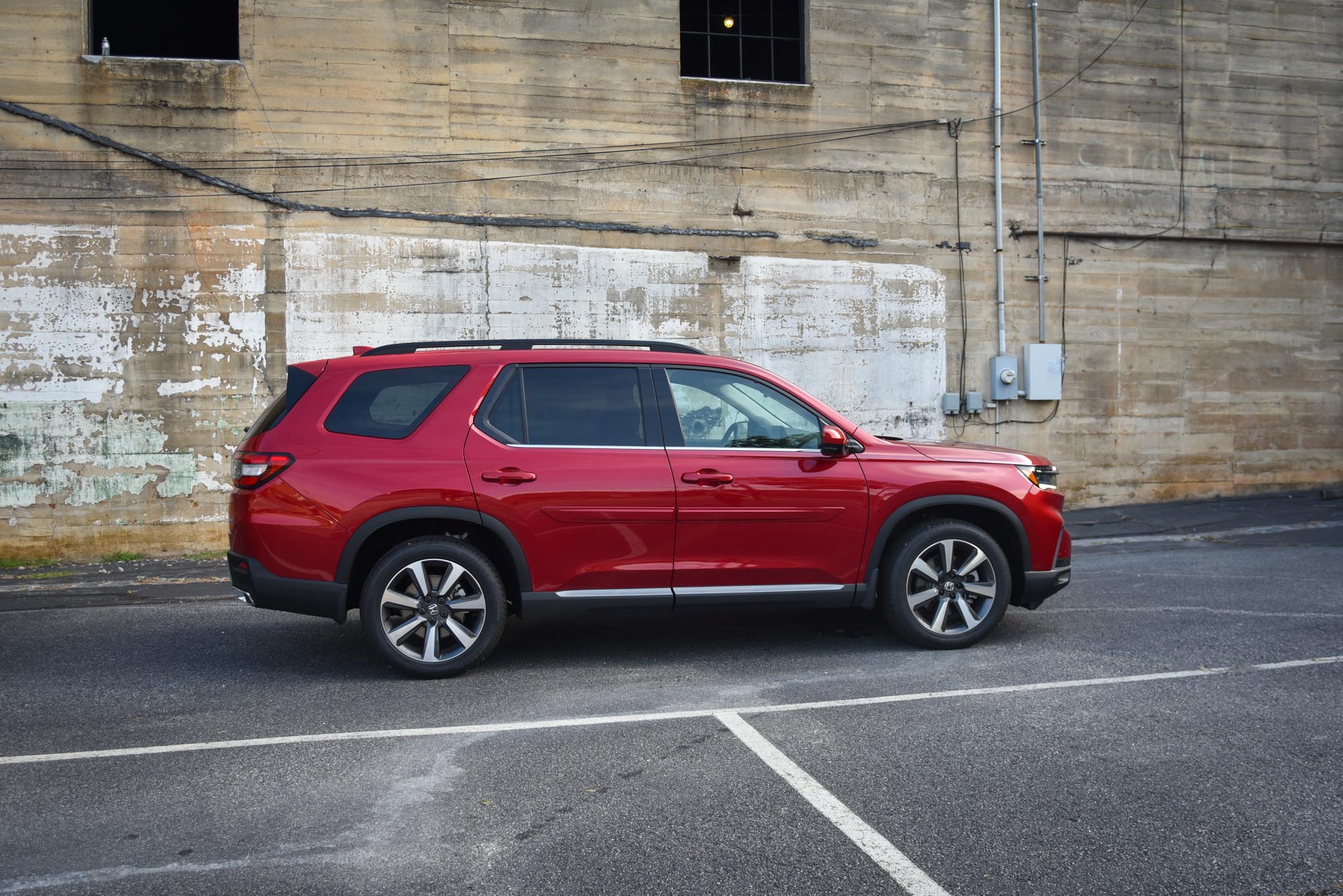 Honda Pilot Elite Radiant red