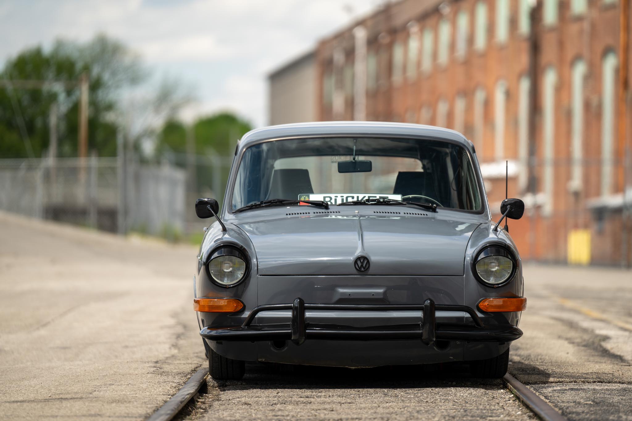 VW Squareback front with fender mirrors