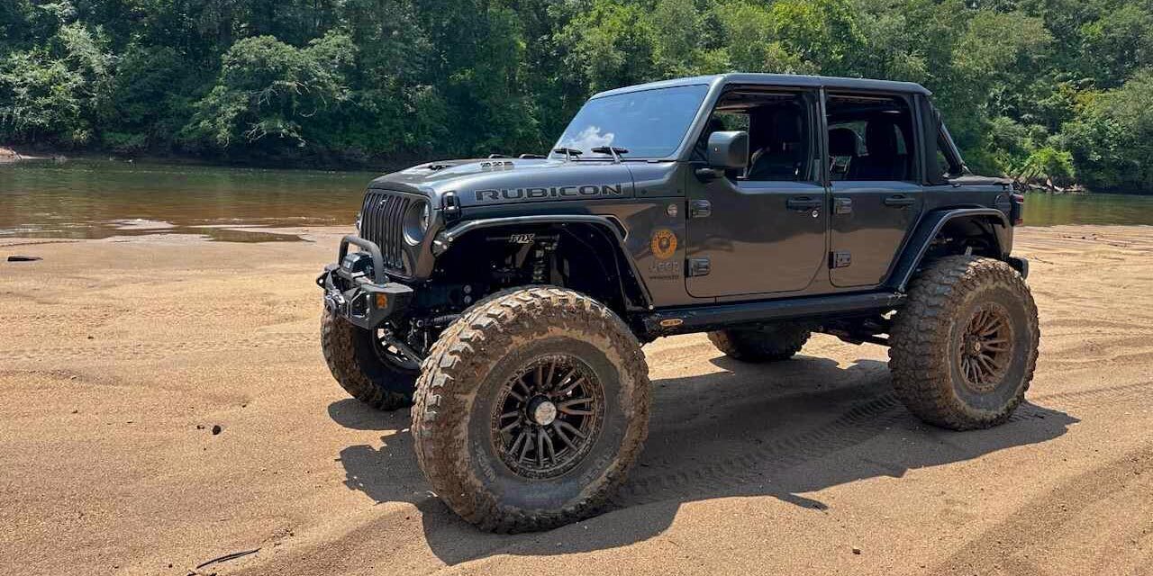 392 Jeep on 42s – make that 44s