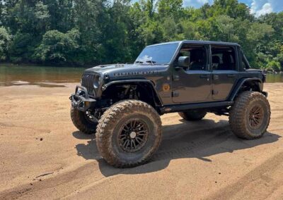 392 Jeep on 42s – make that 44s