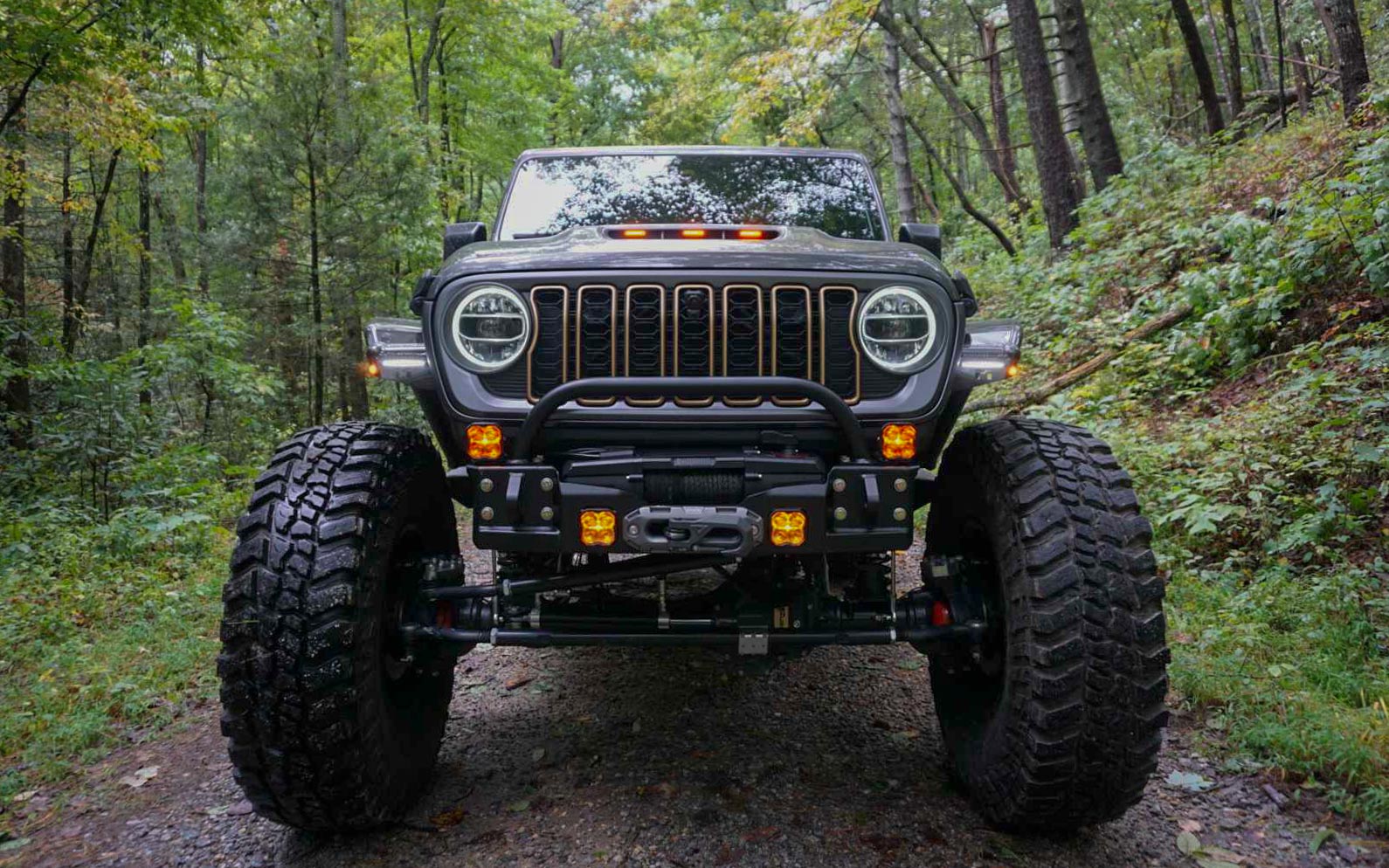 Jeep JL JLU on 44 inch tires 44s