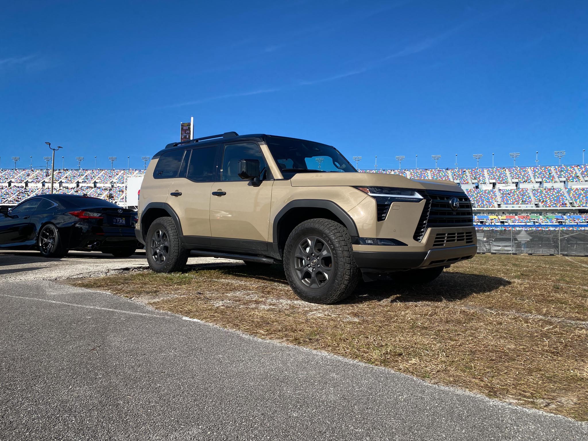 Lexus GX 550 Overtrail earth 2 tone