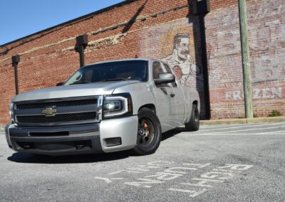 KnKut Silverado – Wilwood big Brakes in Orange!