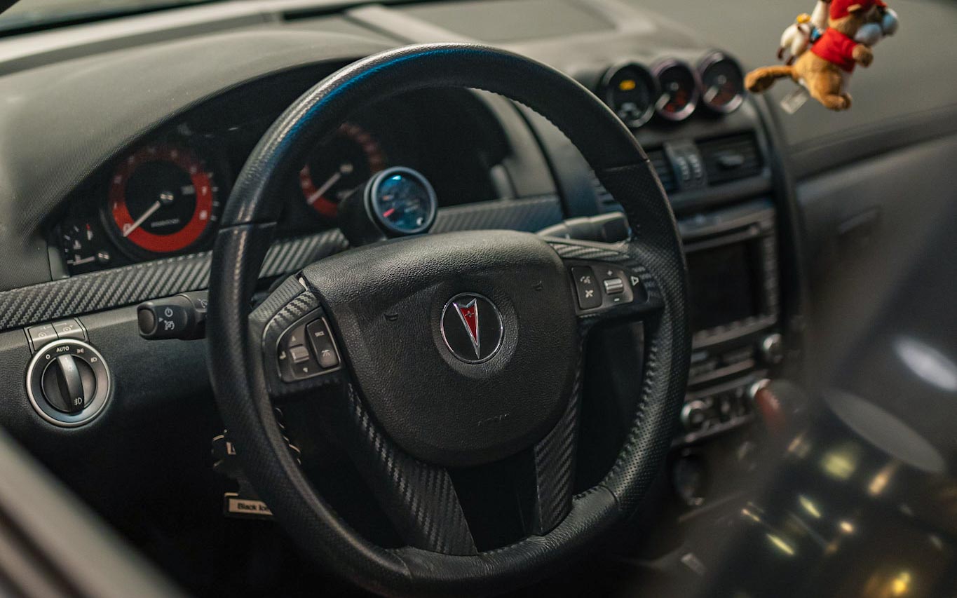 Pontiac G8 interior