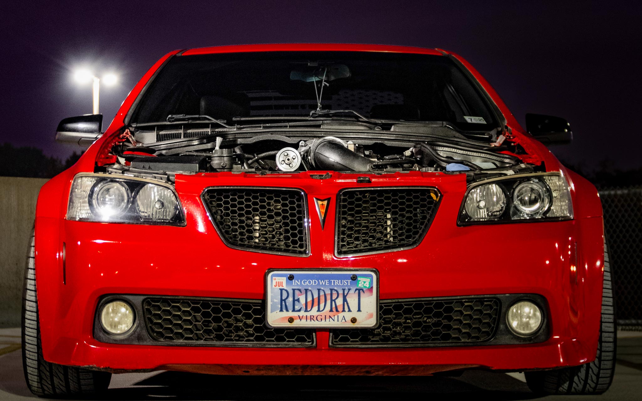 Pontiac G8 supercharged without hood