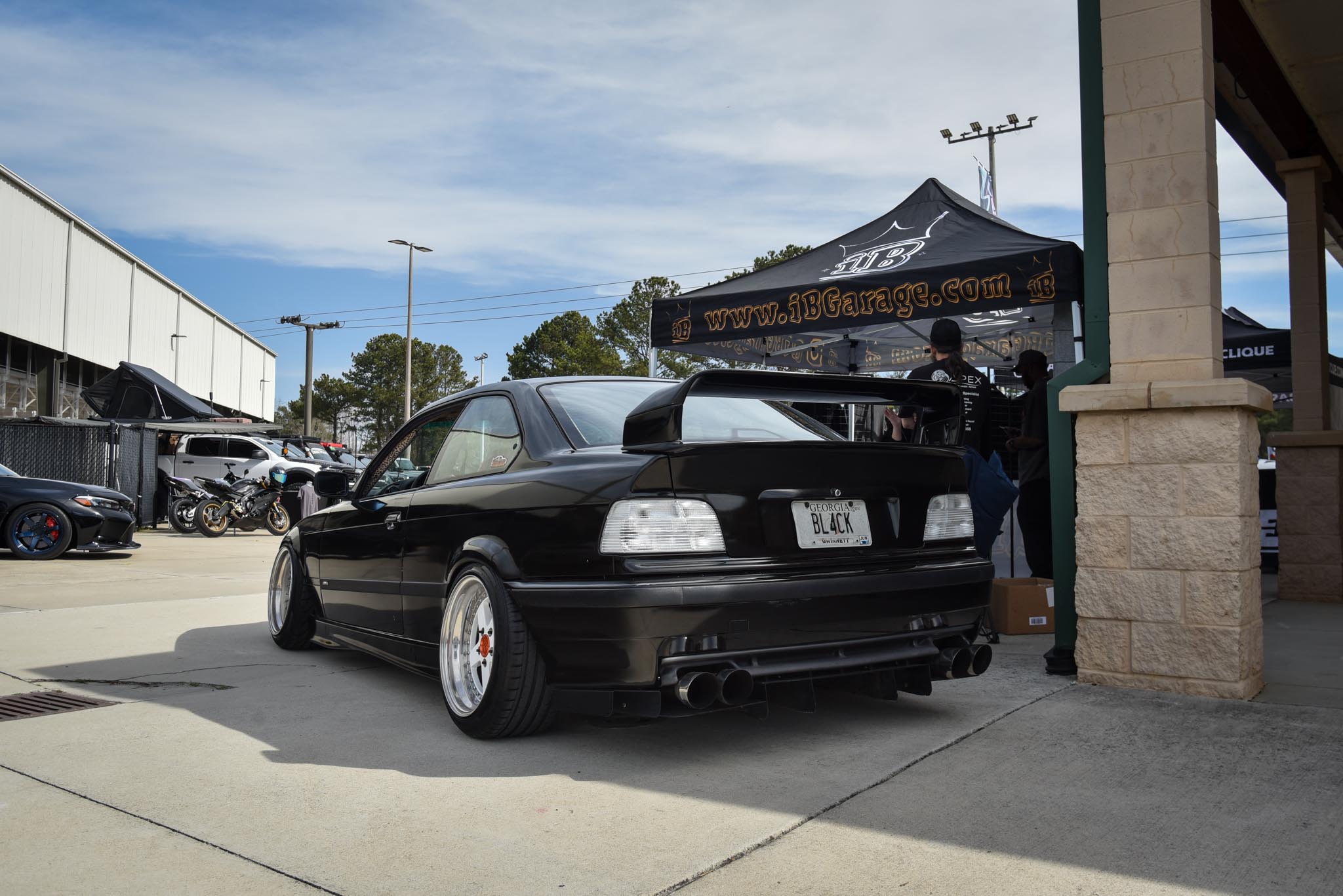 lowered black E36