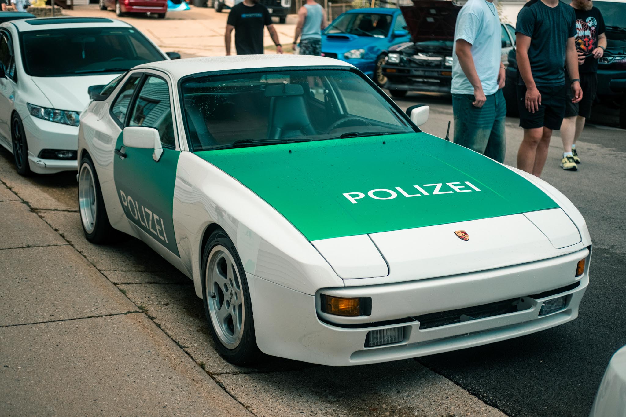 Porsche 944