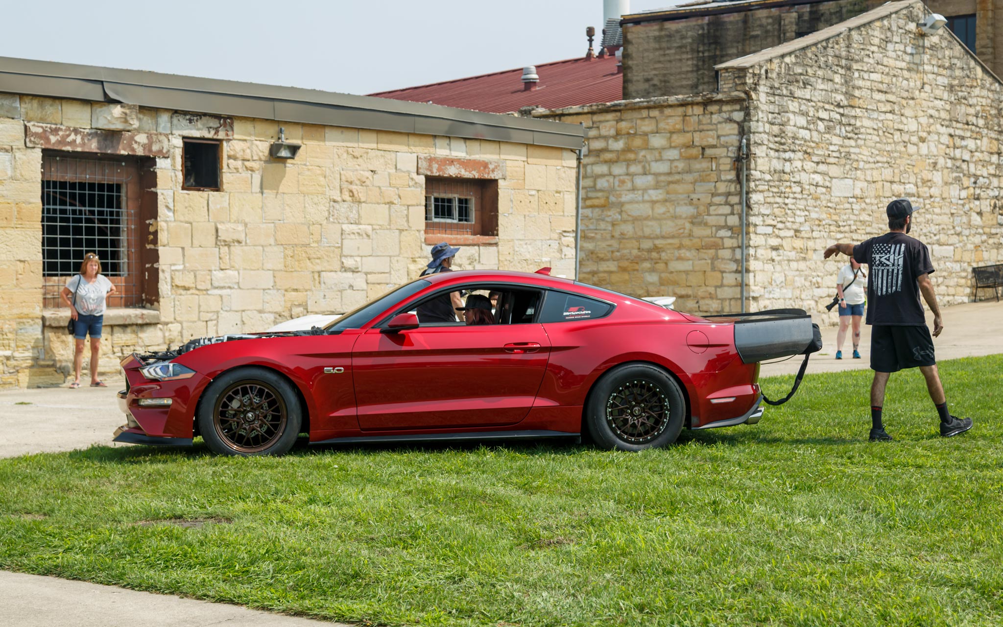 drag mustang