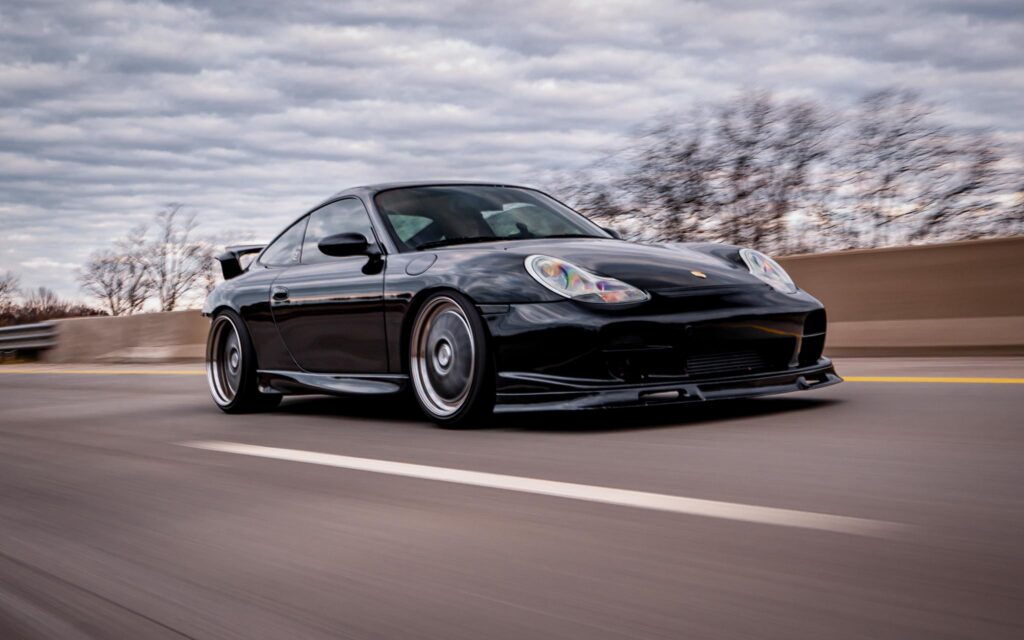 black Porsche 911