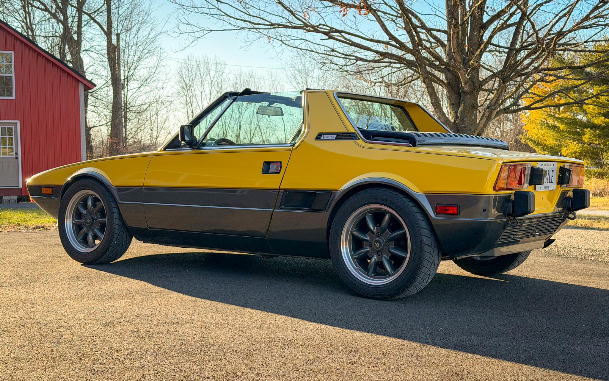 yellow Fiat X1/9