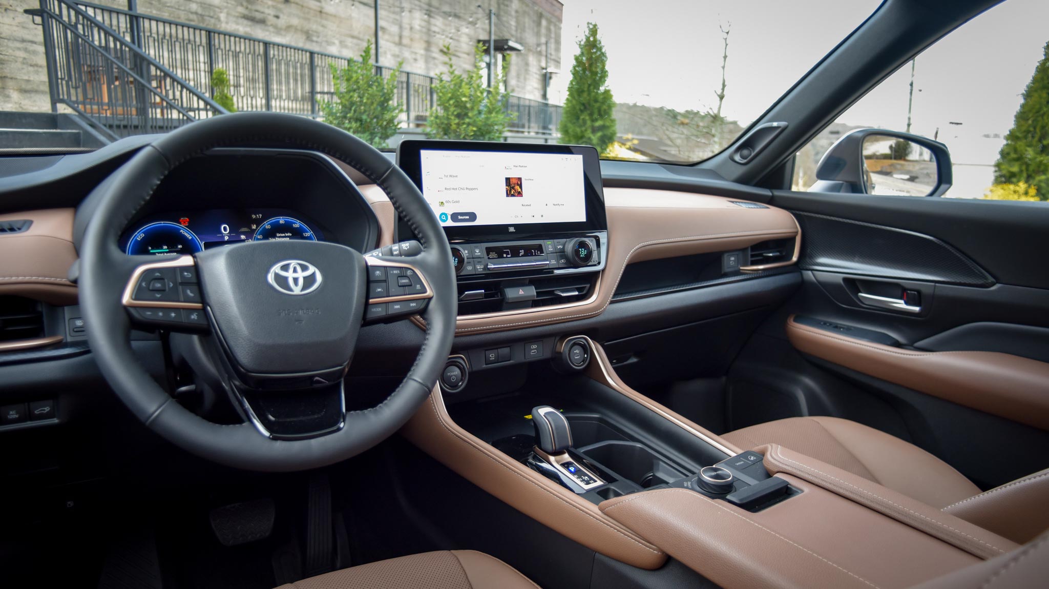 Grand Highlander Hybrid MAX Premium tan interior