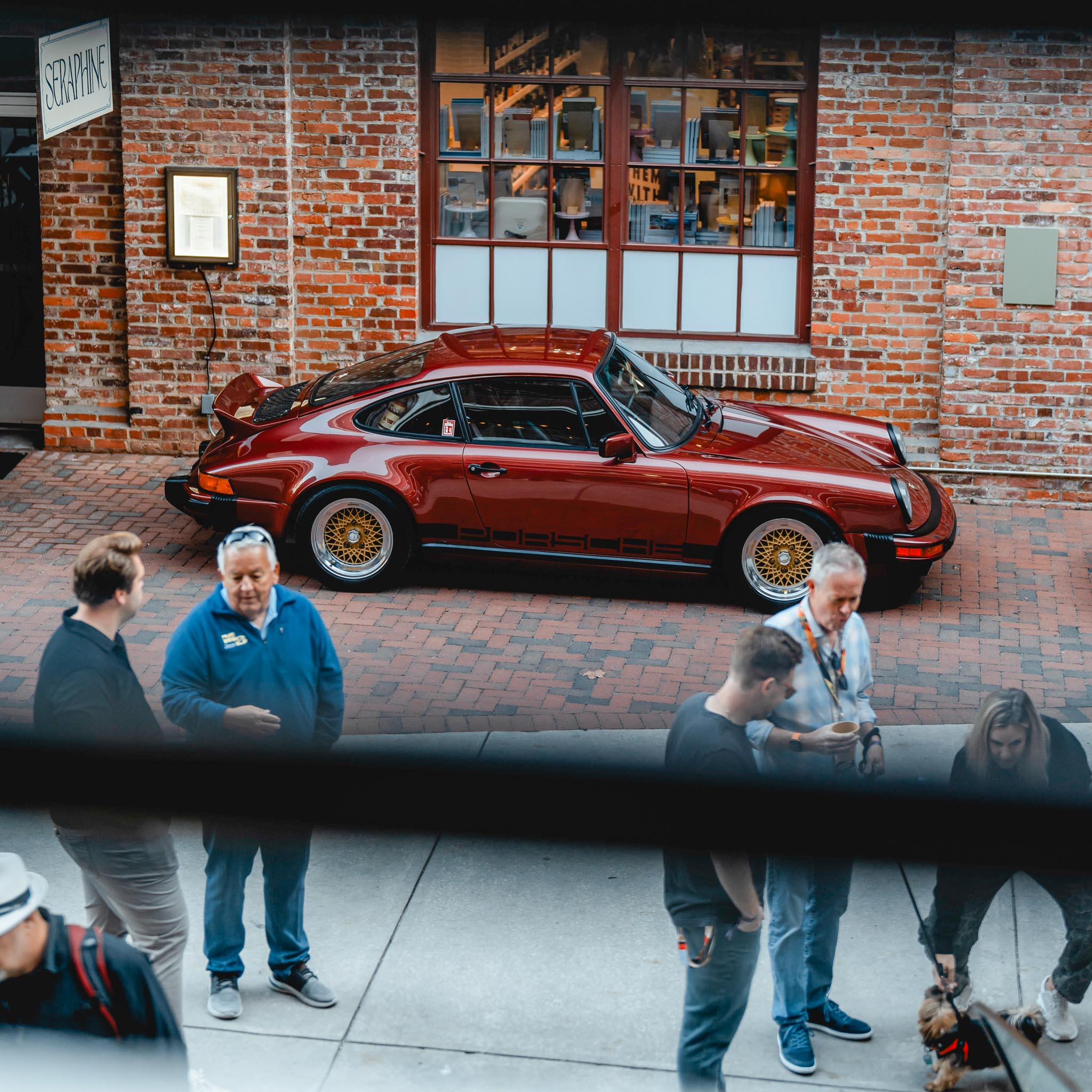 burgundy porsche 911