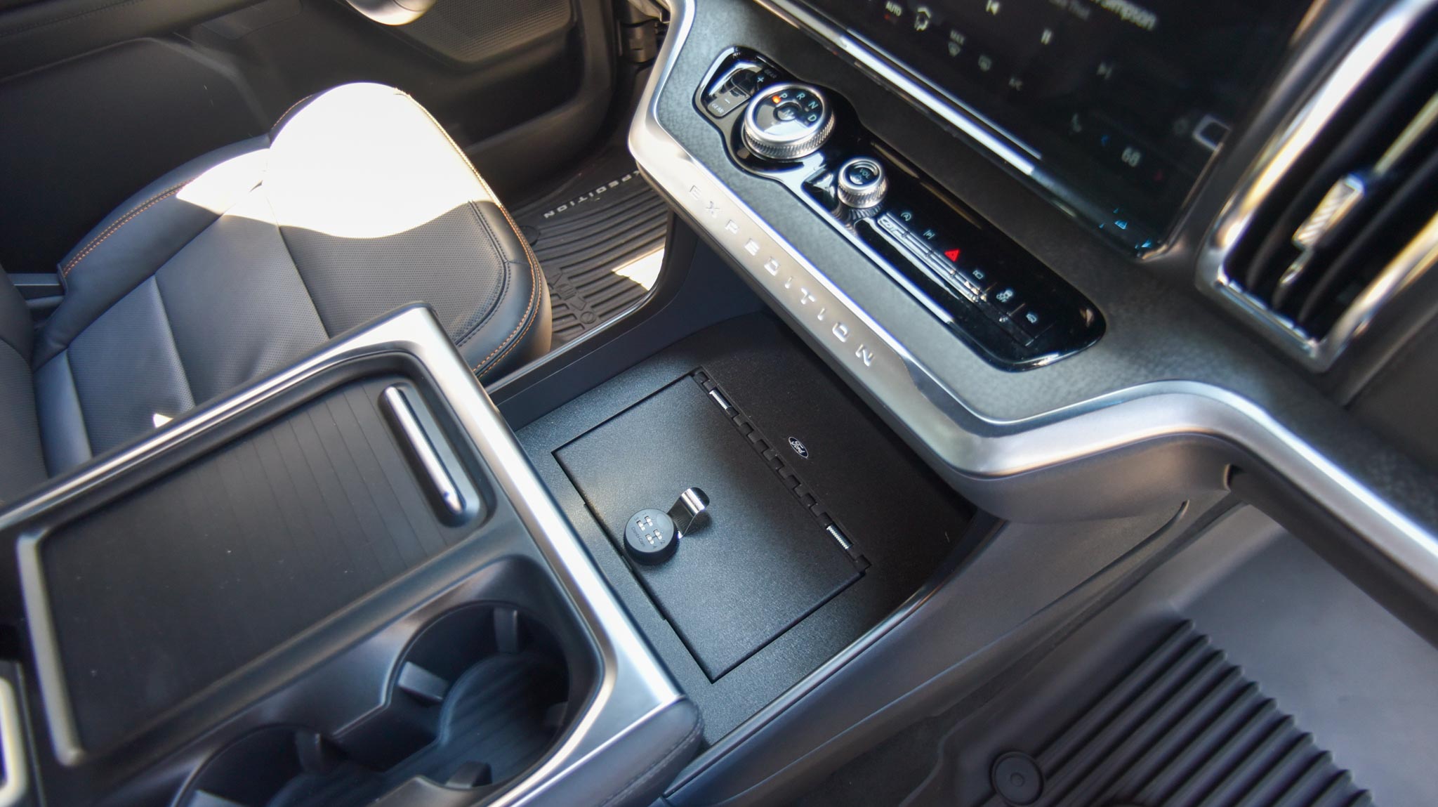 Ford Expedition Tremor interior