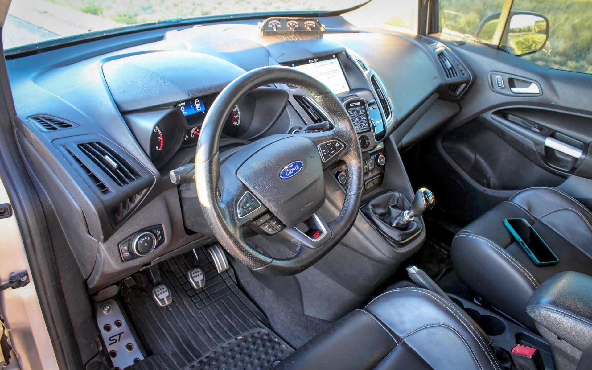 Focus ST interior on transit connect