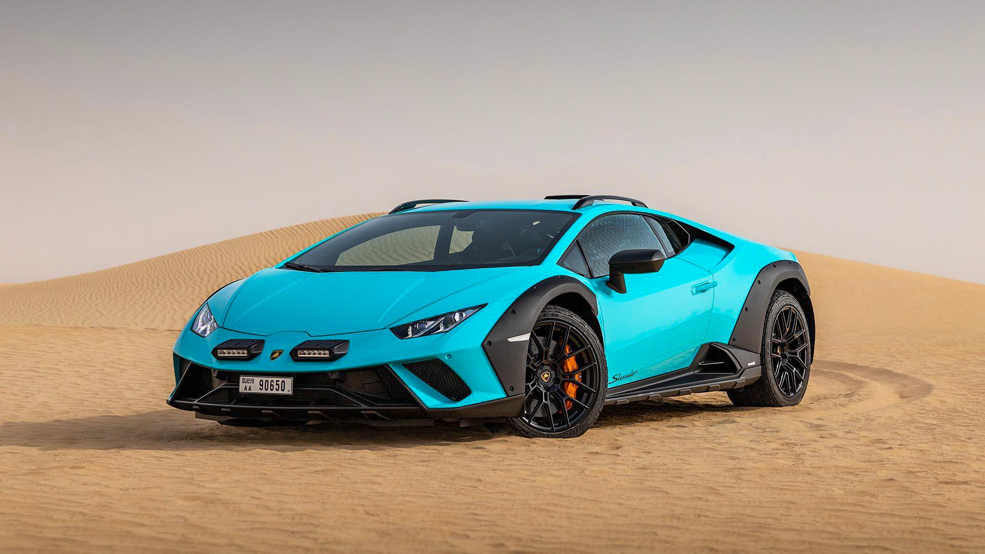 Lamborghini Huracan Sterrato blue in desert