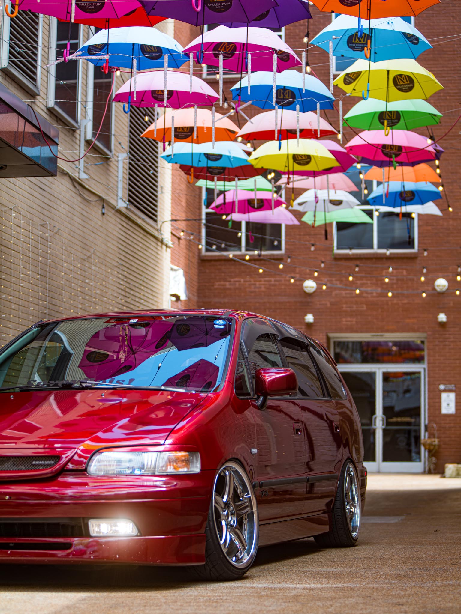 90s Honda Odyssey slammed