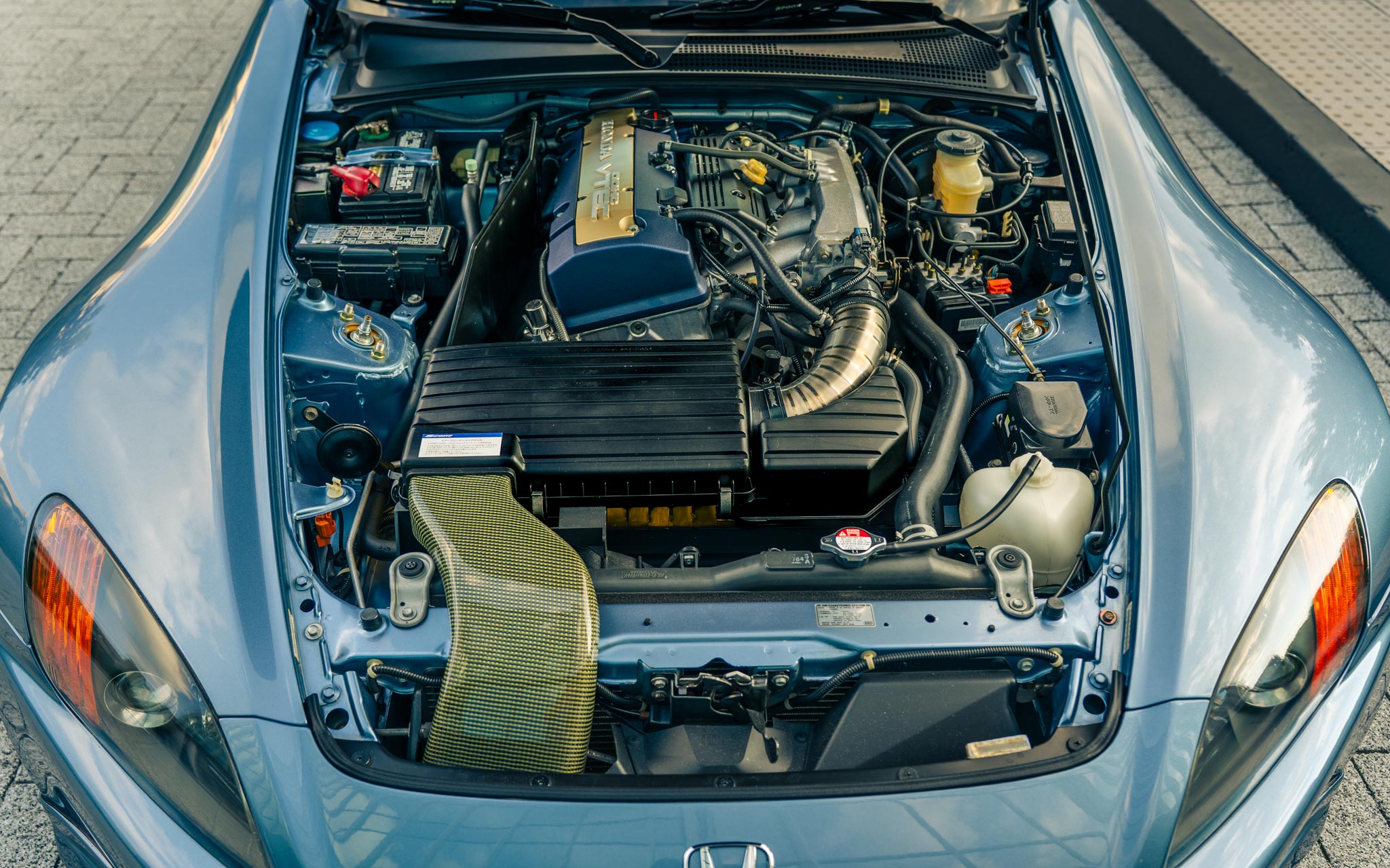 Honda S2000 F20C VTEC engine with Spoon intake duct