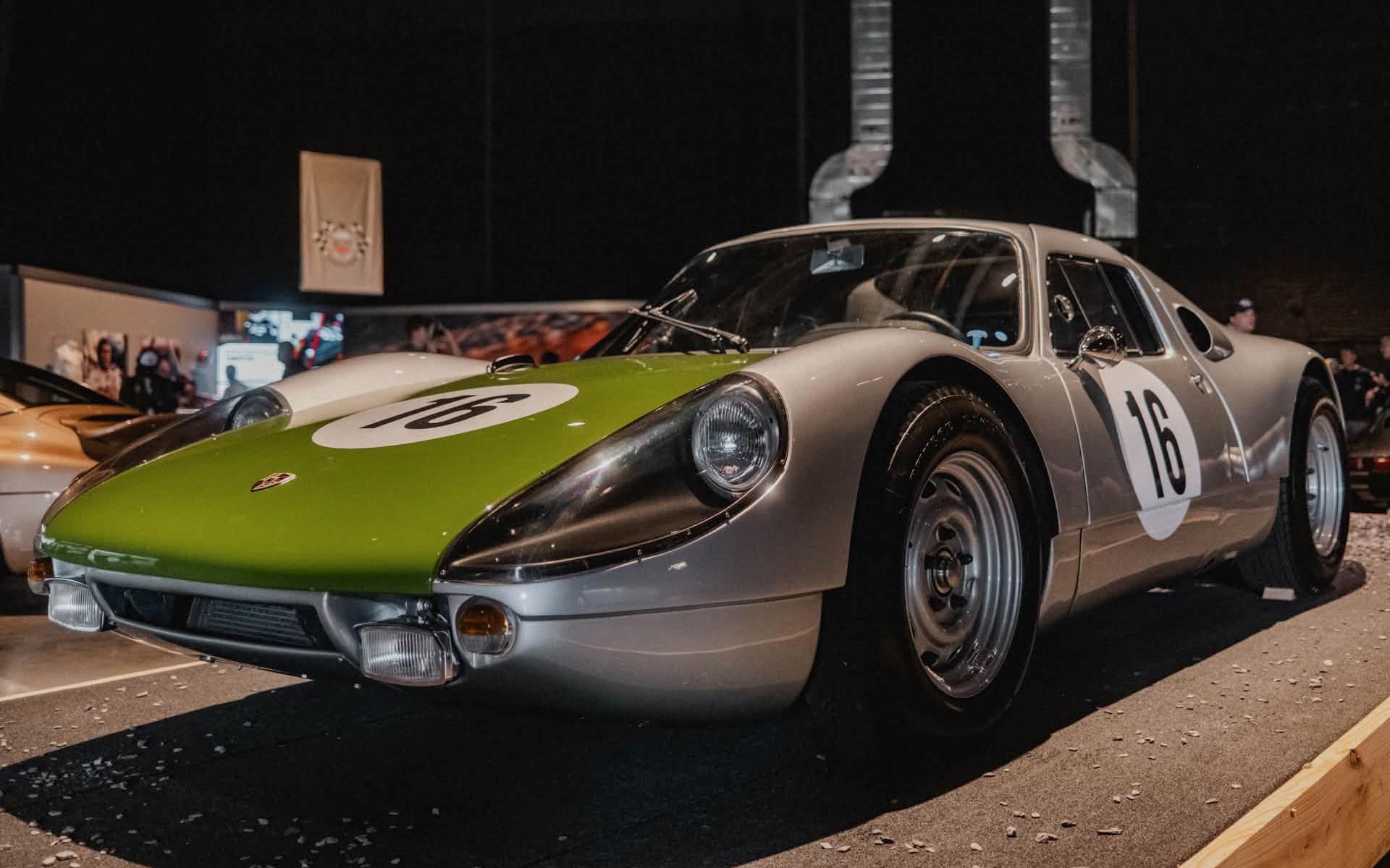Porsche 904