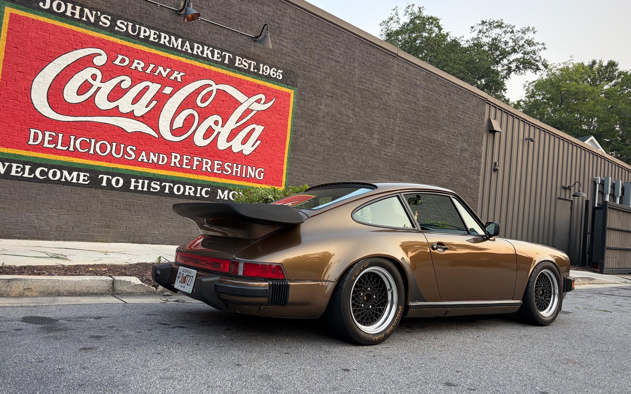 tobacco metallic brown Porsche 911SC