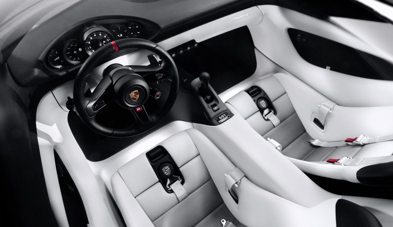 Porsche Mission S interior