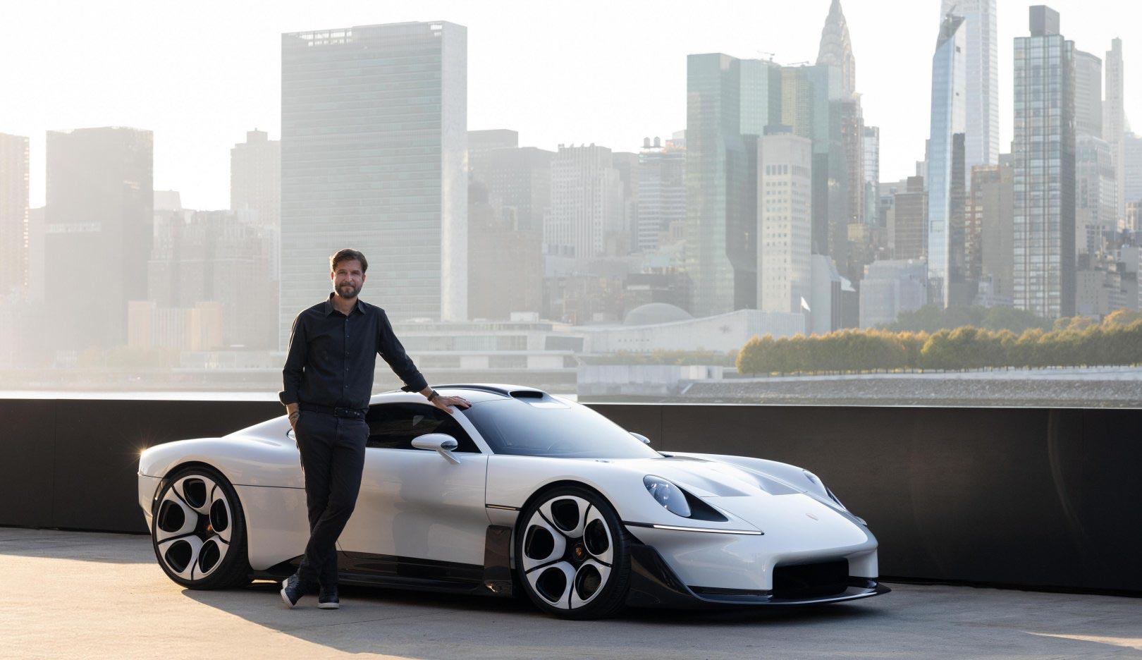 Porsche Mission S